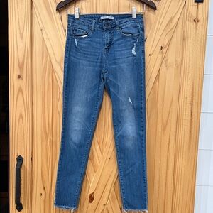 Stylish Blue Distressed Women's Cropped Jeans